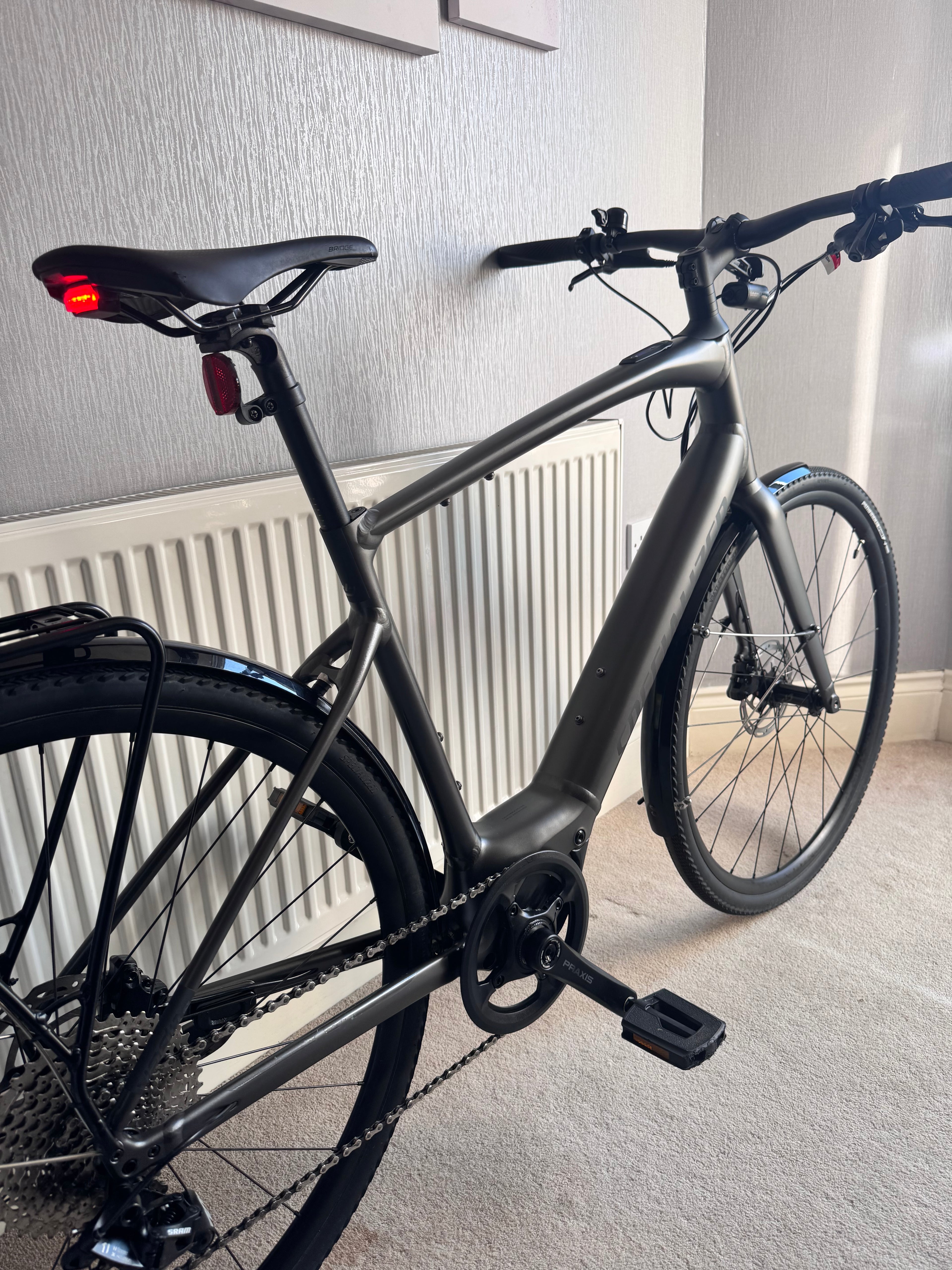 Nearly new Specialized Vado SL 4.0 Large bike for sale