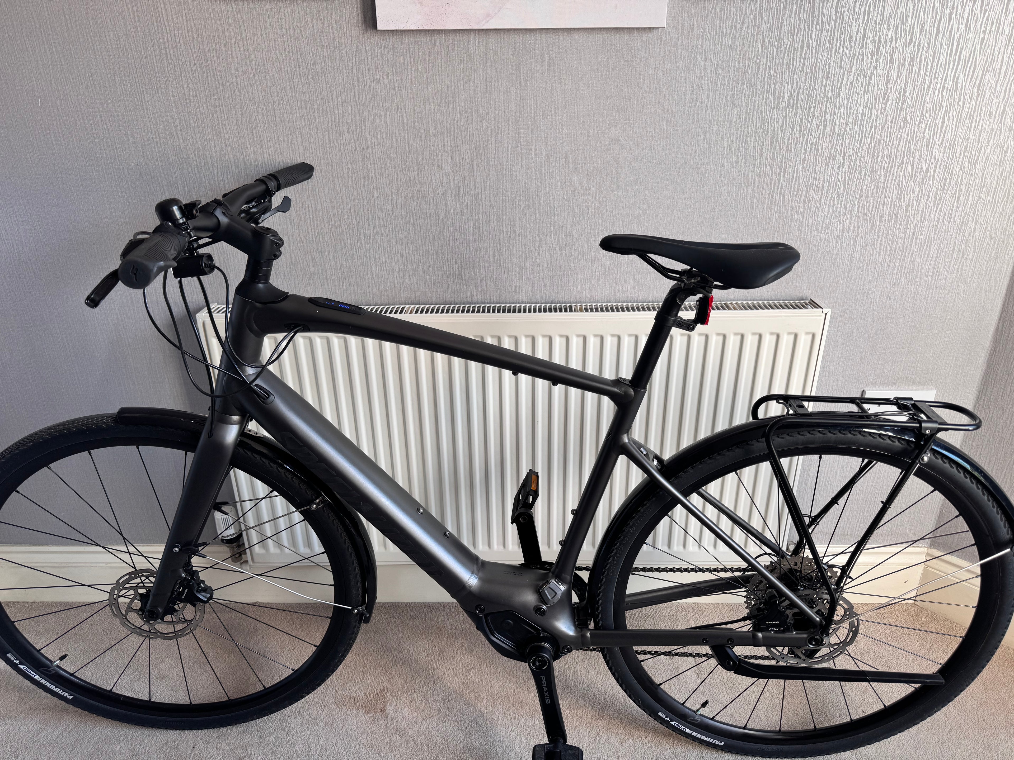 Nearly new Specialized Vado SL 4.0 Large bike for sale