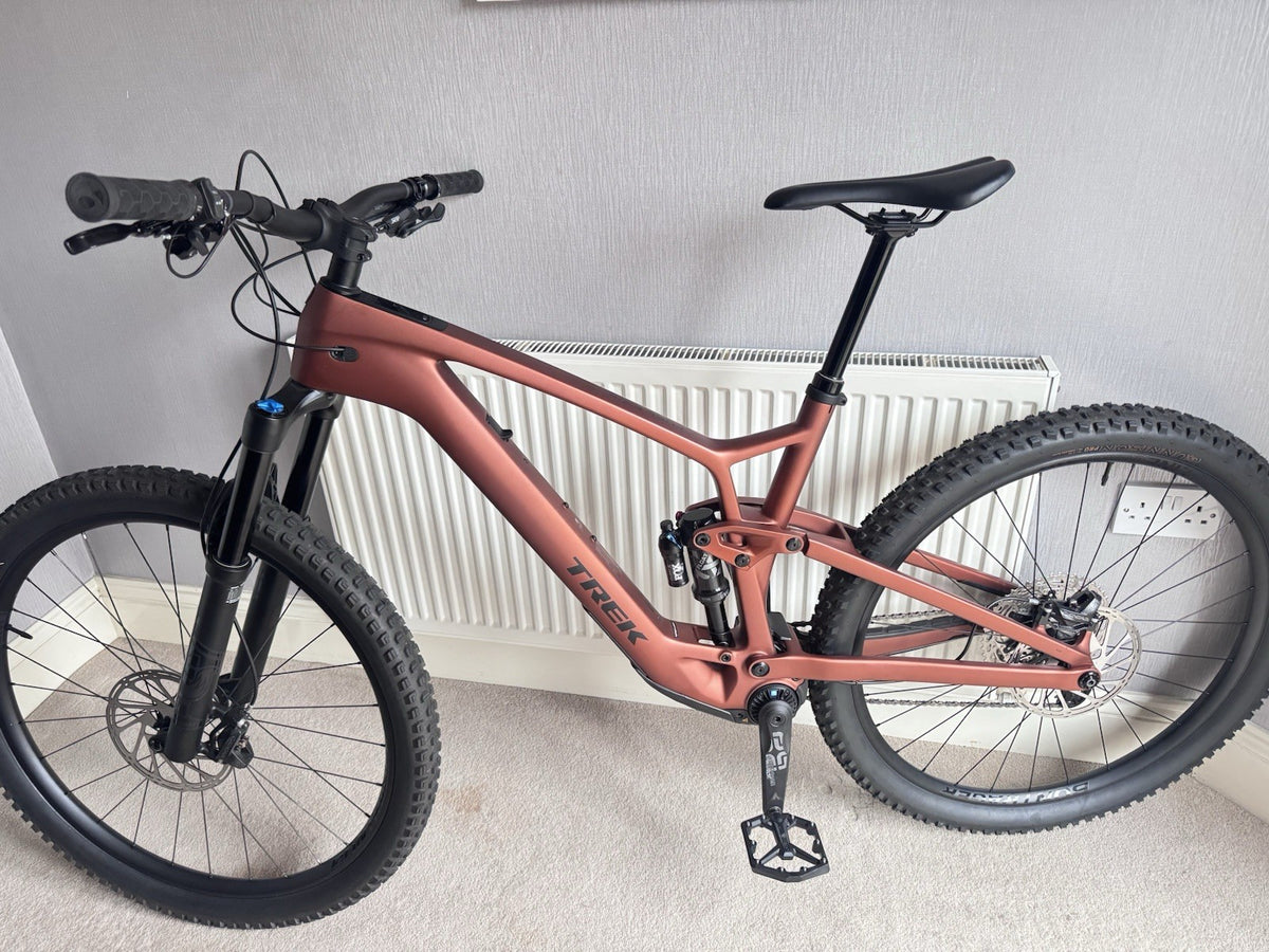 TREK FUEL EXE 9.7 XT XL 2023 CARBON FULL SUSPENSION MOUNTAIN BIKE 30 Miles Done
