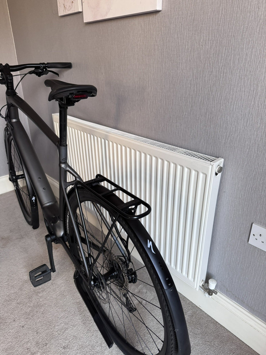 Nearly new Specialized Vado SL 4.0 XL bike for sale with warranty