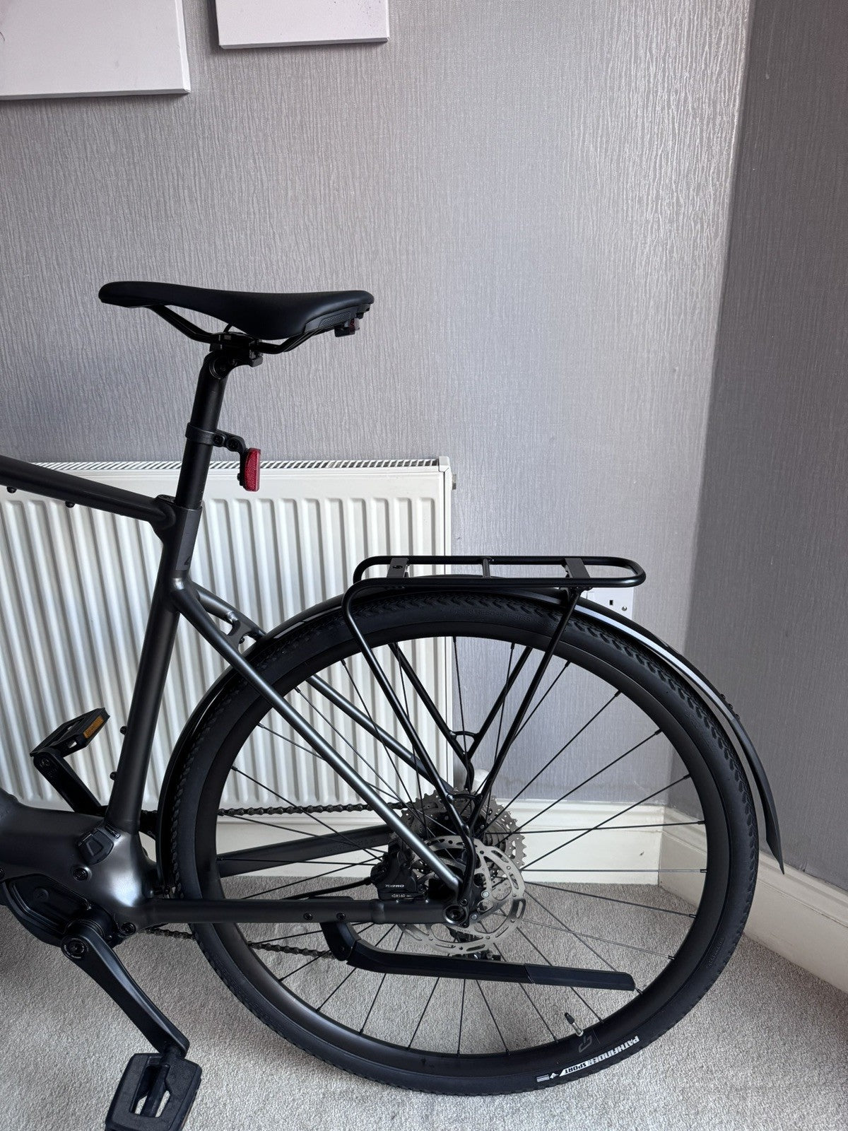 Nearly new Specialized Vado SL 4.0 XL bike for sale with warranty